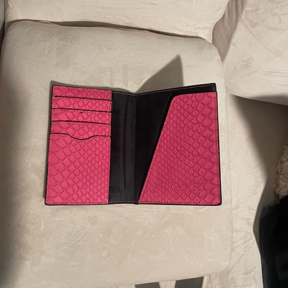Victoria's Secret Pink Passport Holder/Wallet - Picture 5 of 6
